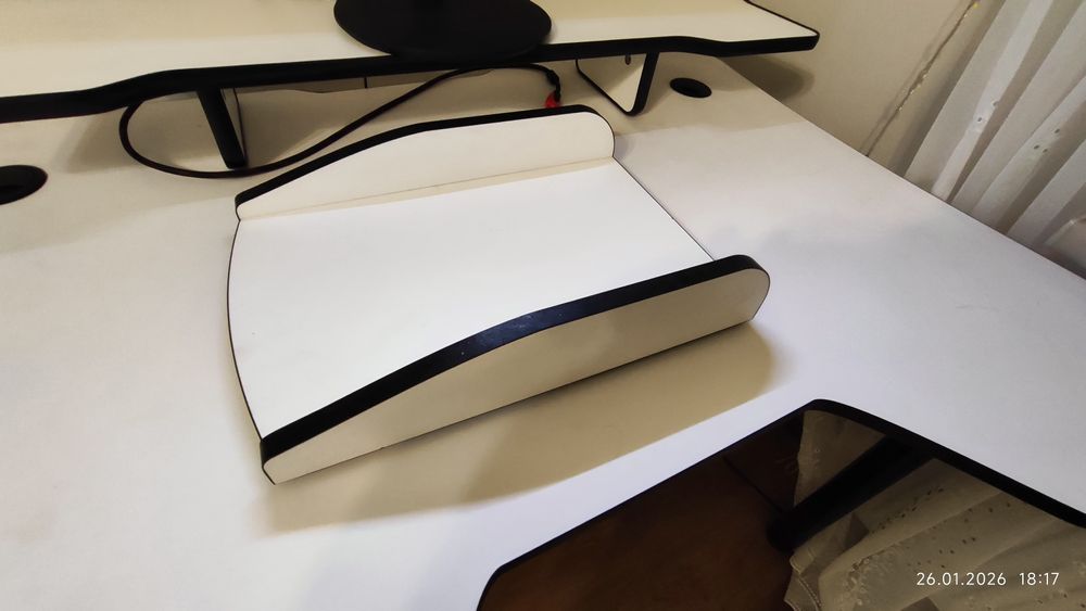 Продам Компьютерный стол