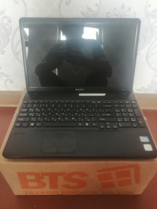 Noutbuk SONY VAIO sotiladi