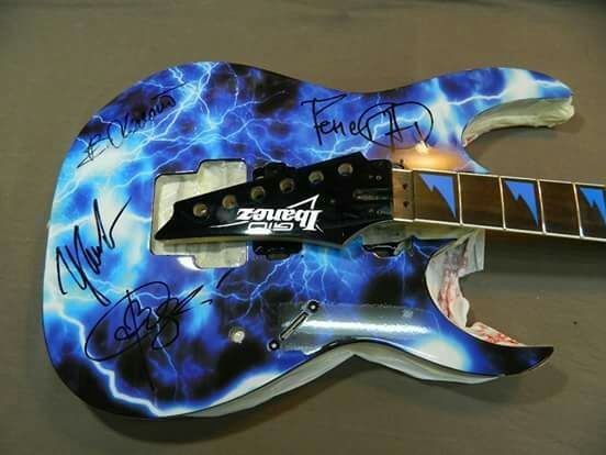 Уроки игры на гитаре, вокалу и экстрим вокалу.