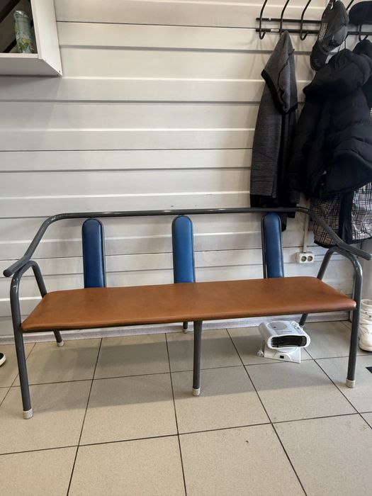 Банкетка металлическая, скамья для зоны ожидания, лавочка