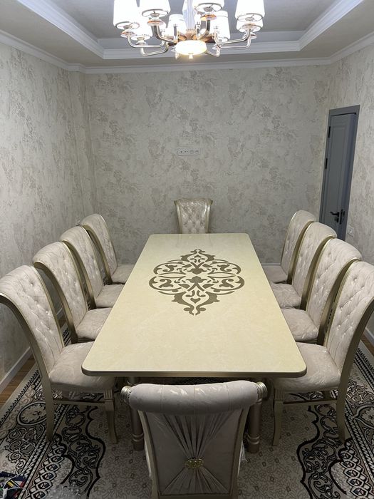 Stol va stullar uy uchun