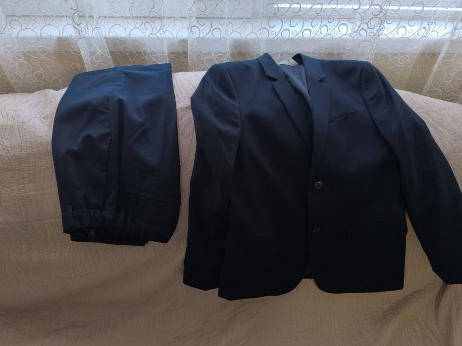 Елегантен костюм H&M за дете 10–11 г