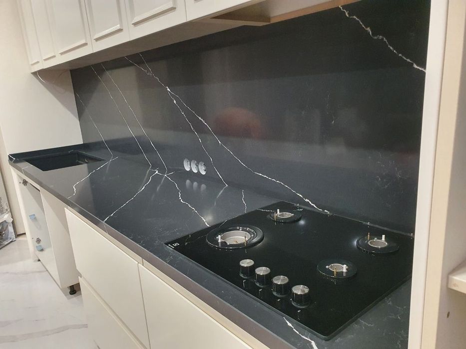 Stoleshnica,iskustvennyi tosh,kvarc,akril,granit,mramor