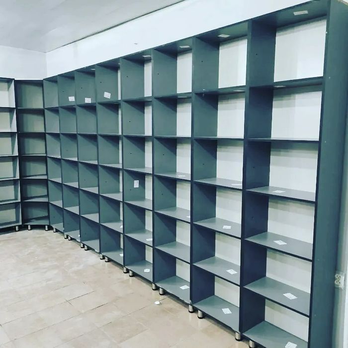 Магазин ва аптекалар учун полка ветриналар заказ асосида ясаб берамиз.