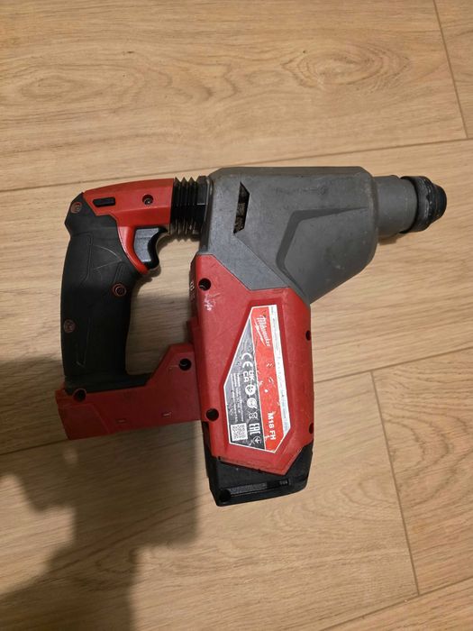 Безчетково перфоратор Milwaukee M18FH