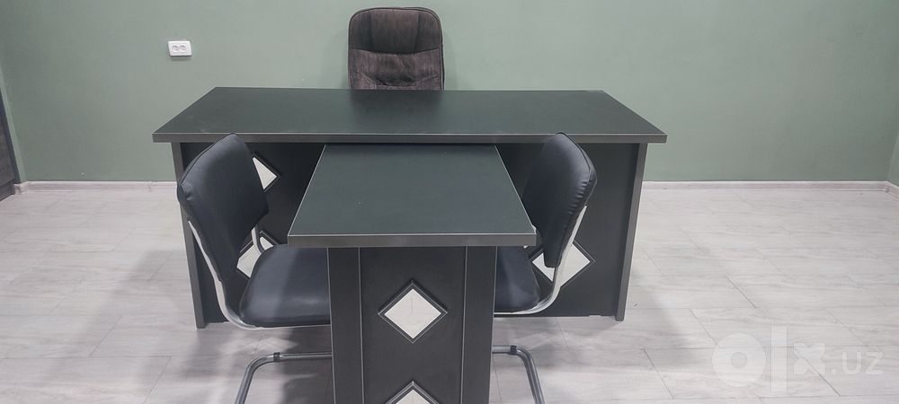 Ofisni mebel sotiladi