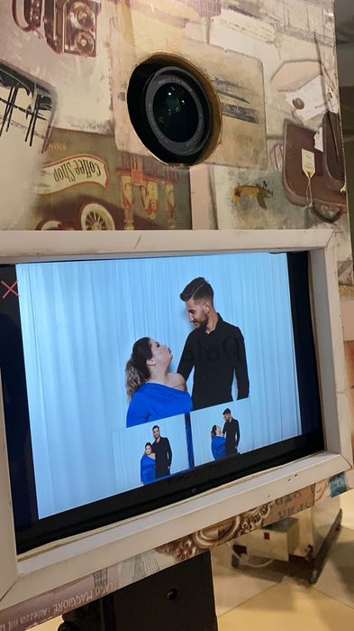 Fum vertical si greu pentru dansul mirilor