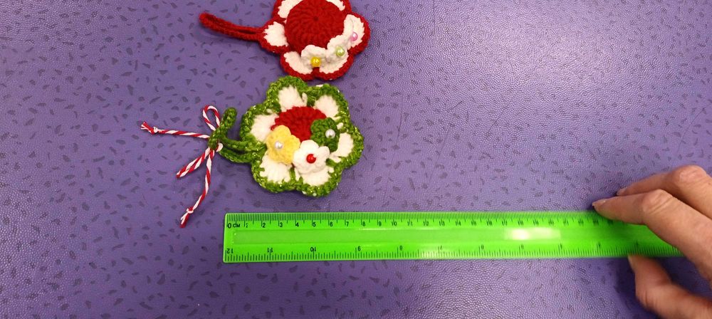 martisor palarie lucrat crosetat manual brosa breloc pret pe buc