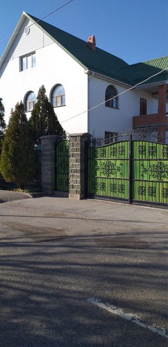 Брюнетка Ираның порно видеосы