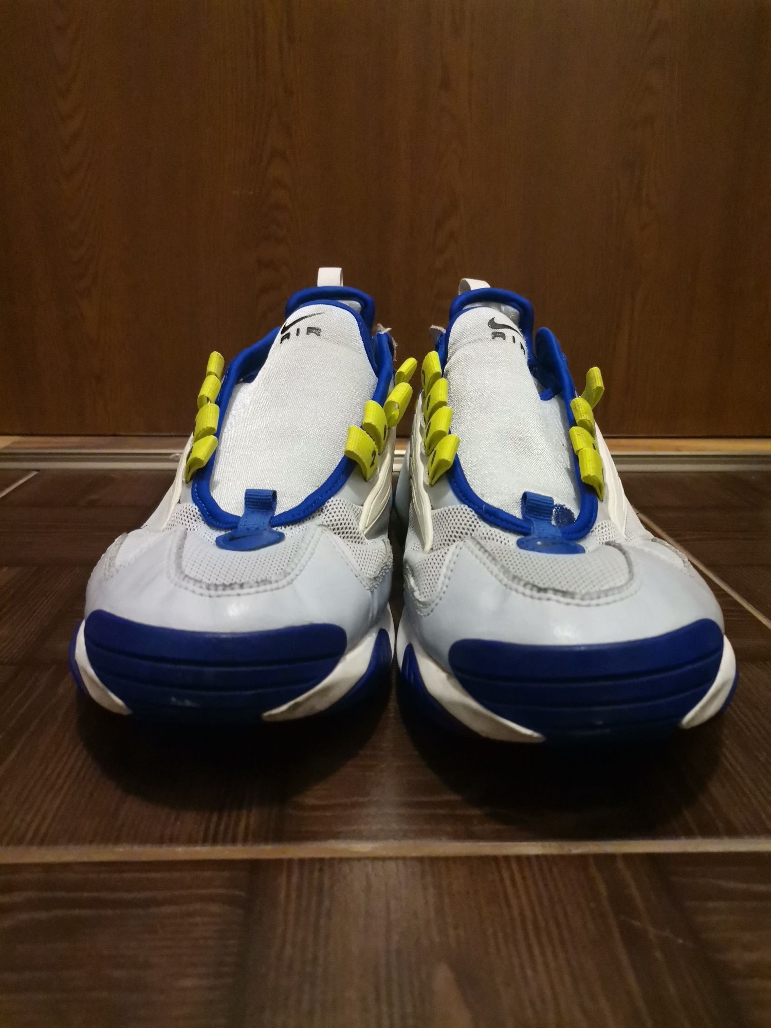 Nike zoom 2000 hot sale blue