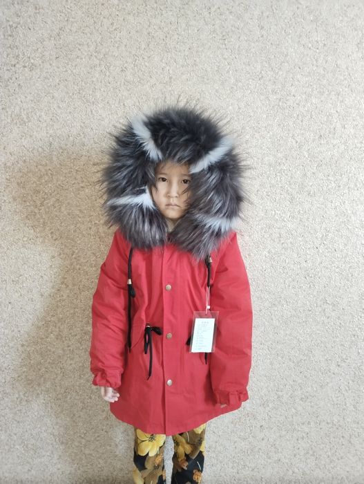 Продам детскую куртку