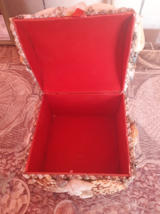 Vand cutii pt ornamente sau bijuterii in orasul Turda