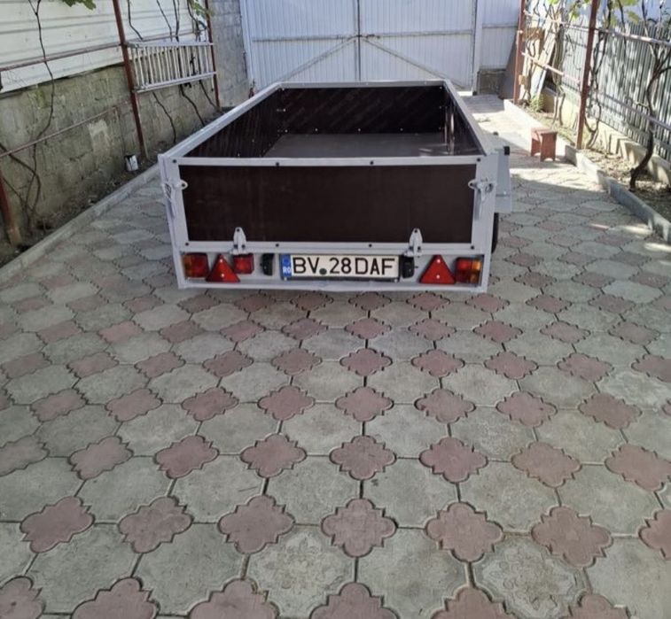 Remorca cu frana 1300 kg