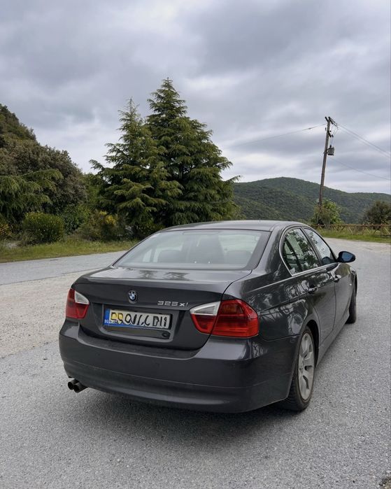 Продавам BMW 325 Xi e90