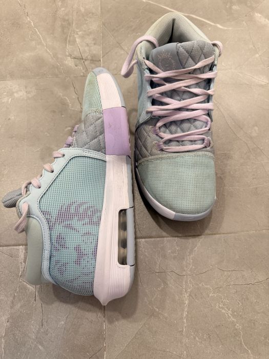 Lebron Witness V||| 44.5