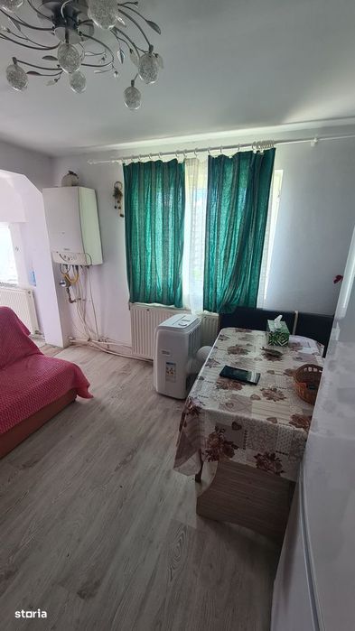 Casă de vânzare în Curtea de Argeș.
