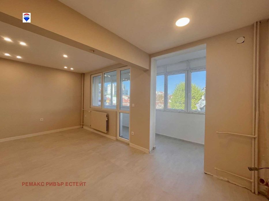 Тристаен апартамент за продажба в центъра на гр. Русе