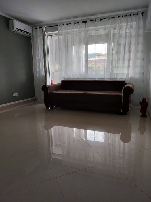 Inchiriez apartament cu 2 camere (64mp)