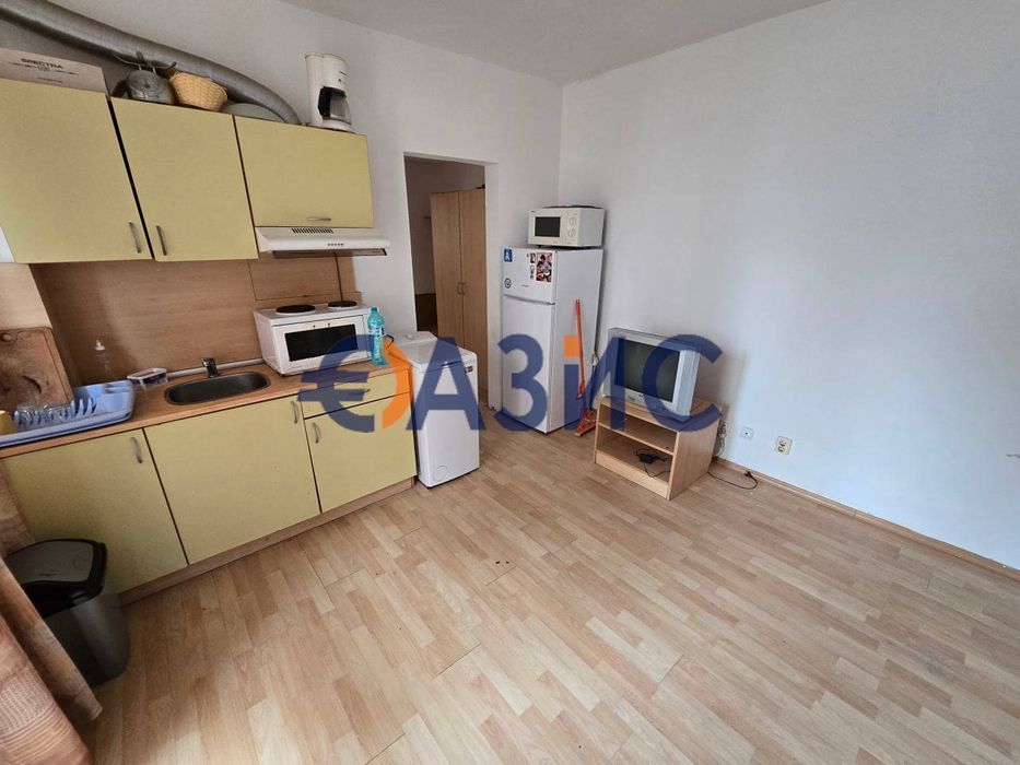 Продава се Двустаен апартамент в к.к. Слънчев бряг - 60 кв.м за 925 €/кв.м - Снимка #8