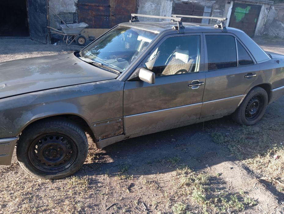 Мерседес 124 продам.