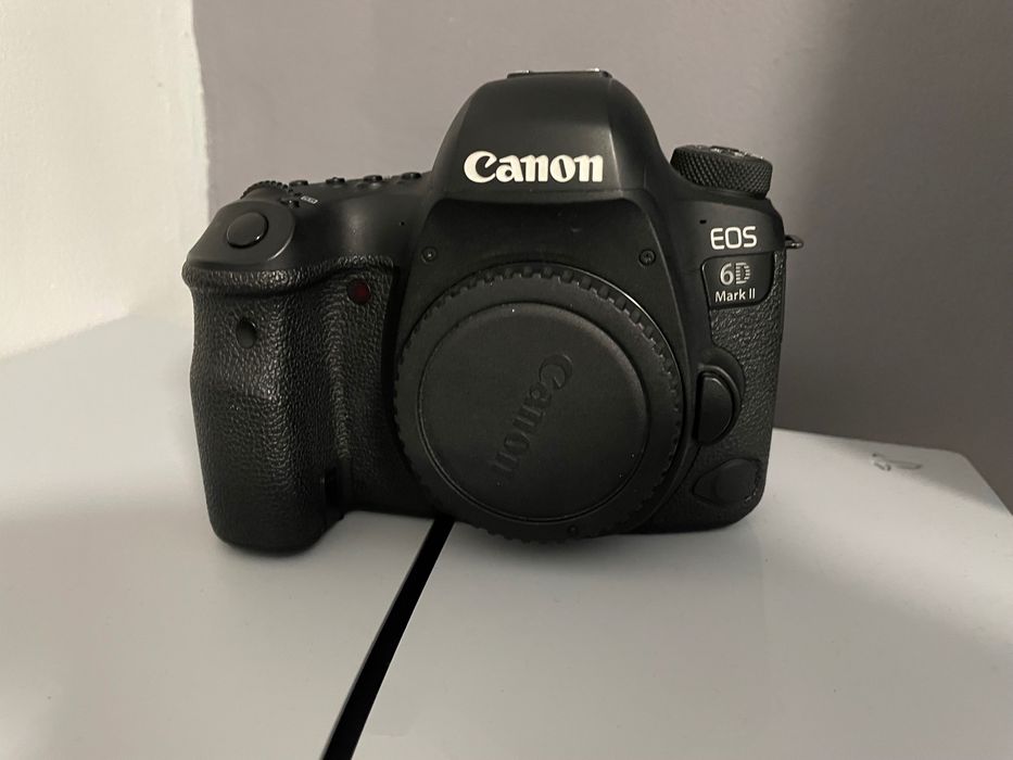 Canon 6D Mark II body +obiectiv