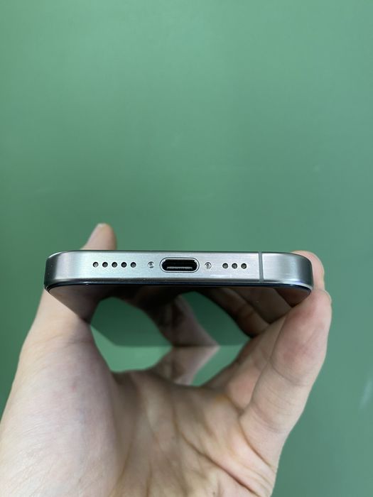 Продам iphone 15 pro 256ГБ