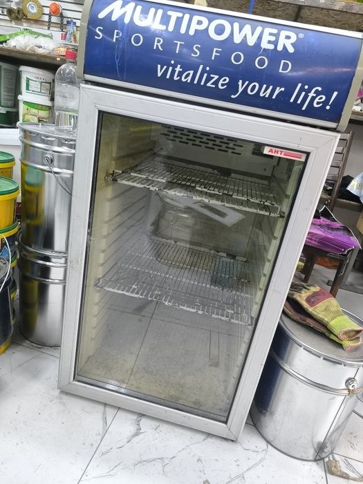 Витринный холодильник