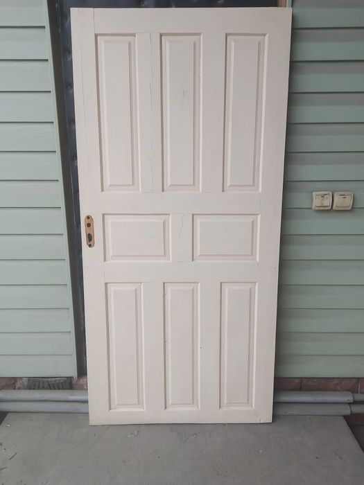 Продам деревянные двери