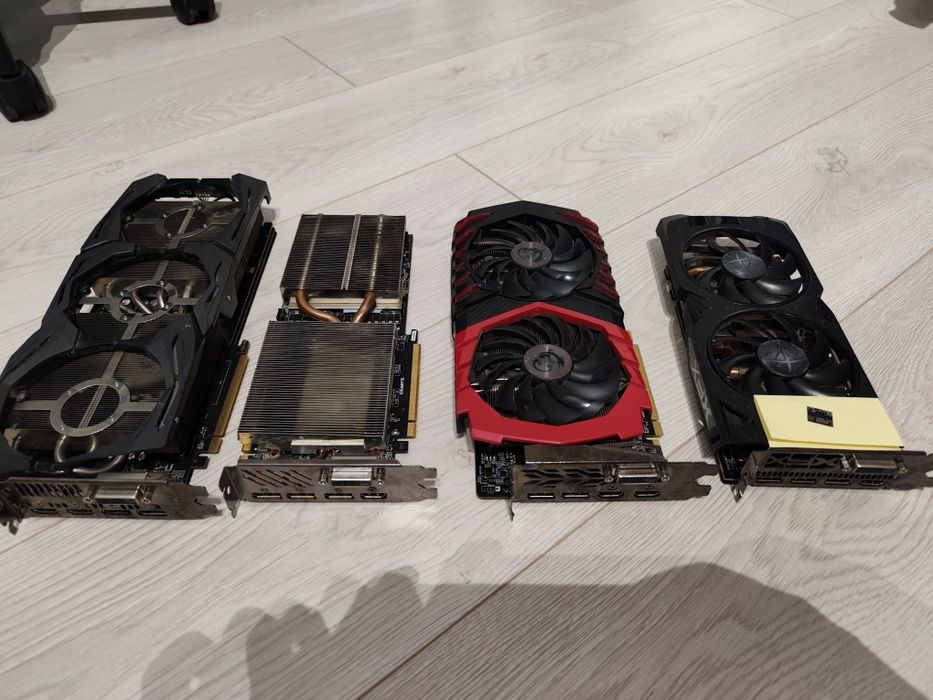 4x Placa video  3 de 8 Gb si 1 de 4 Gb defecte