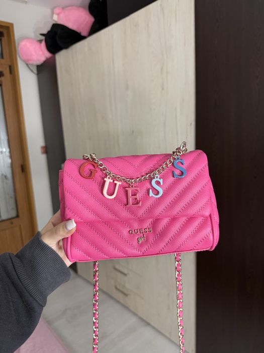 Чанта Guess.