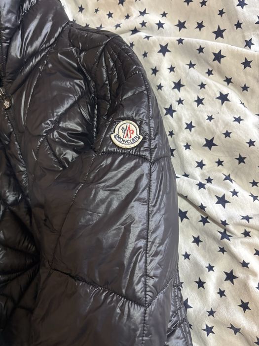 Moncler яке.Запазено