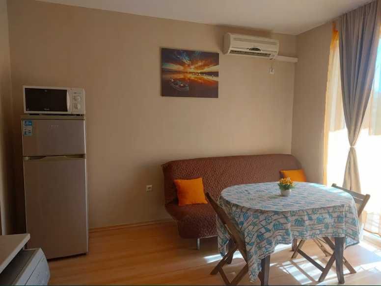 Дава се под наем Двустаен апартамент в к.к. Слънчев бряг - 55 кв.м за 500 € - Снимка #1