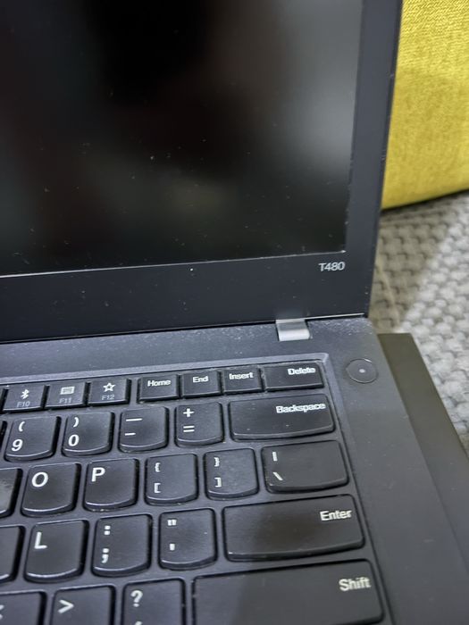 Vand laptop ThinkPad t480 dispay ul are touchscreen