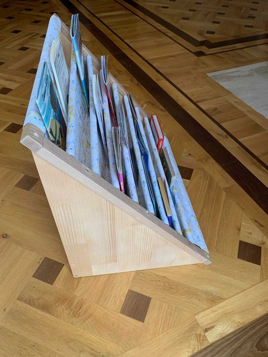 Ръчно изработена етажерка/библиотека за детски книги в два размера