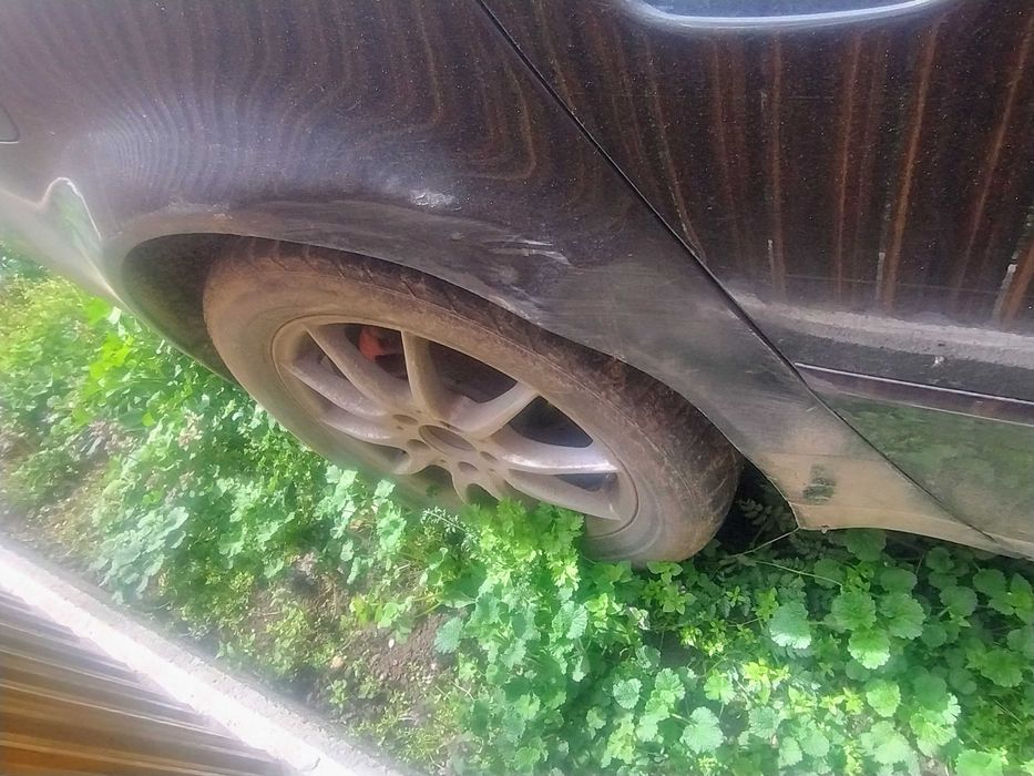 De vânzare Audi A6 C5 automat motor 2.5 diesel,mașina funcționează, nu are asigurare și itp atenție mașina nu este pentru pretențioși!