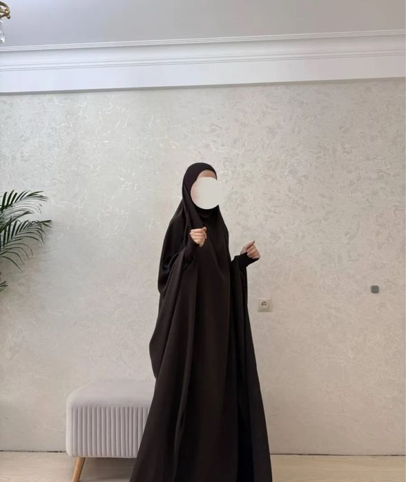 издаль коричневого цвета