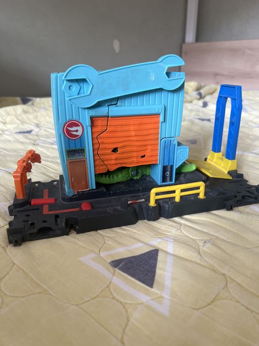 Hot wheels игрушка бу