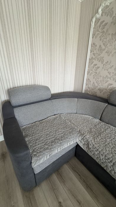 Зальний угловой диван