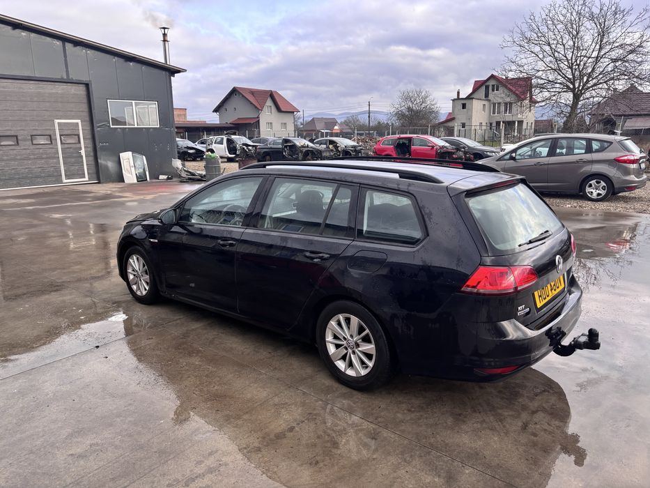 Dezmembrez Volkswagen Golf 7 Variant Break 1.6 TDI 110cp cod motor CRK