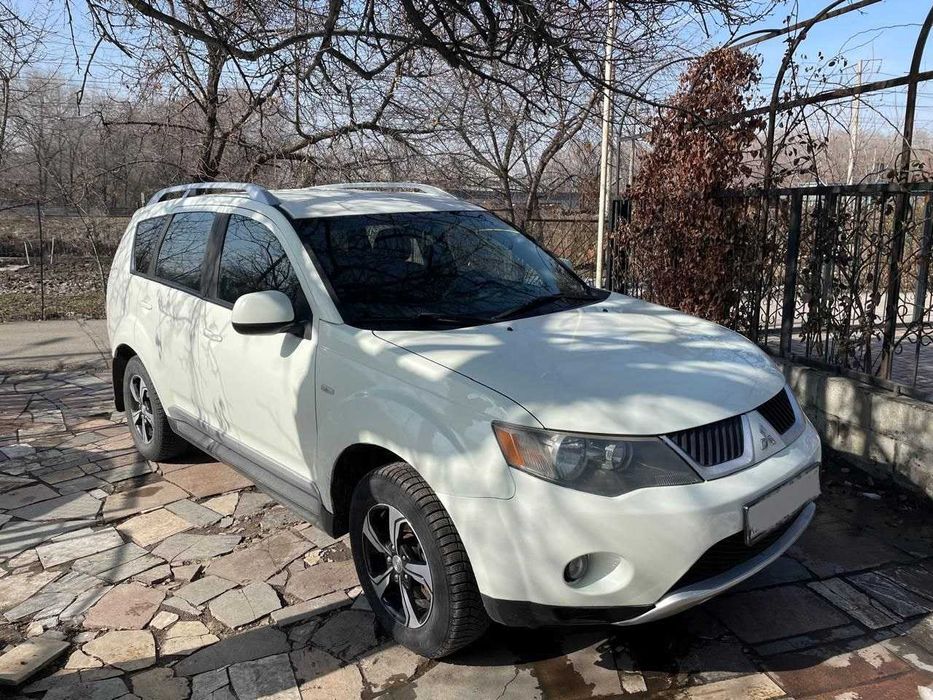 Продам машину Mitsubishi Outlander