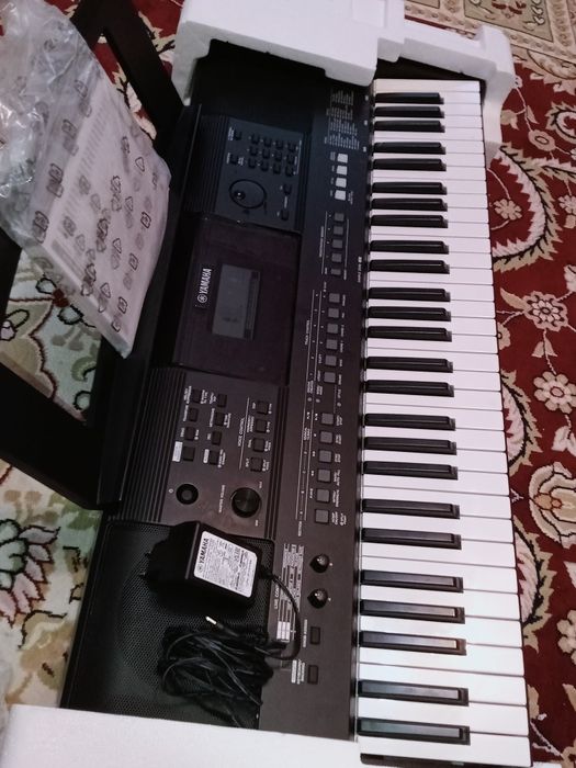Yamaha E463 синтизатор