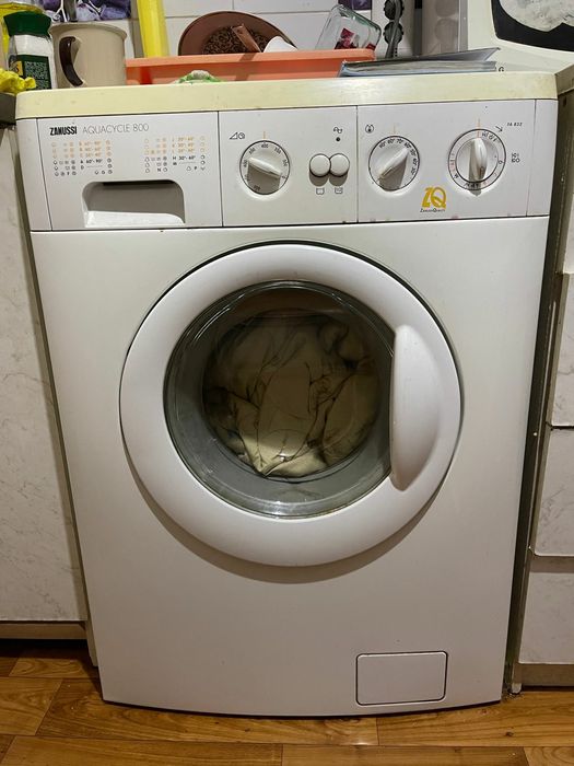 Продаю стиральную машину Zanussi