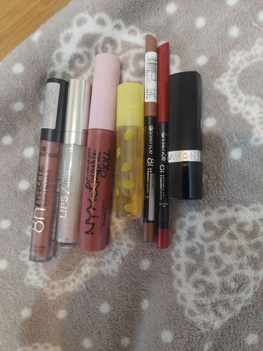 Set machiaj buze Essence Catrice NYX Avon – gloss, ruj, creioane