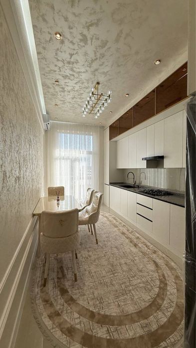 Продается 3 ком. Квартира плрщадью 120 кв.м. В Мархабо