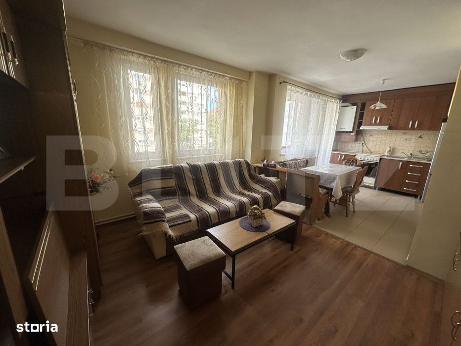 Apartament cu 3 camere, decomandat, 60 mp, zona Centrala