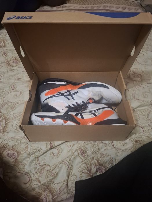 Кроссовки Asics Metarise