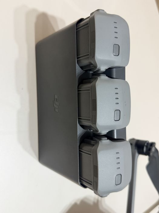 DJI AIR 3 COMBO + Твърд Куфар