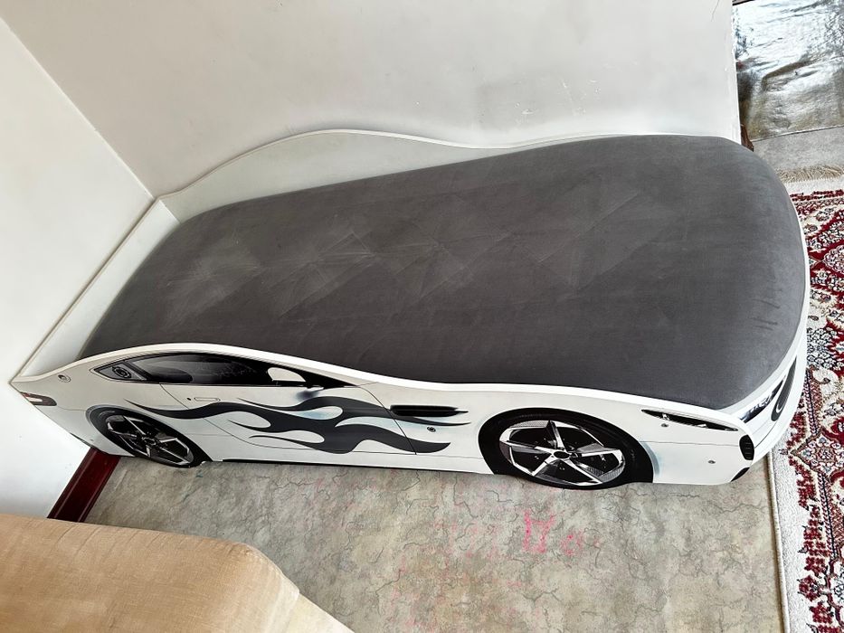 Детская кровать Машина