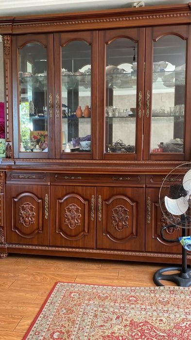 Сервант в гостинную