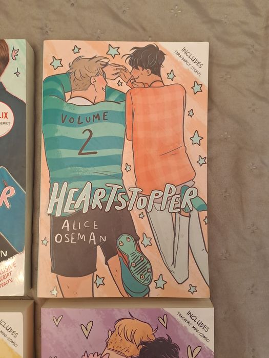 Heartstopper 1 - 4 на английски запазени